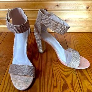 Size 9 De Blossom Collection Celina 16 4in Heel in “Nude”/Rose Gold